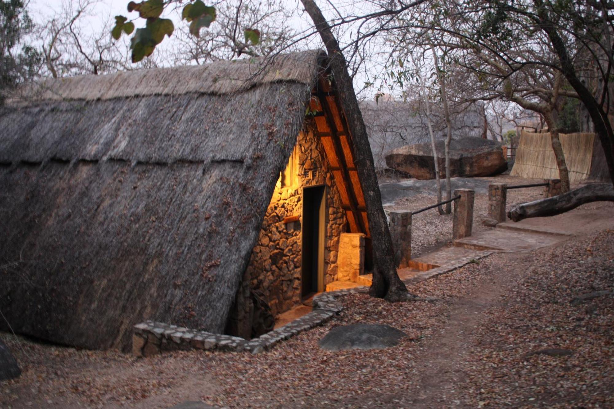 Big Cave Camp Villa Matopos Exteriör bild